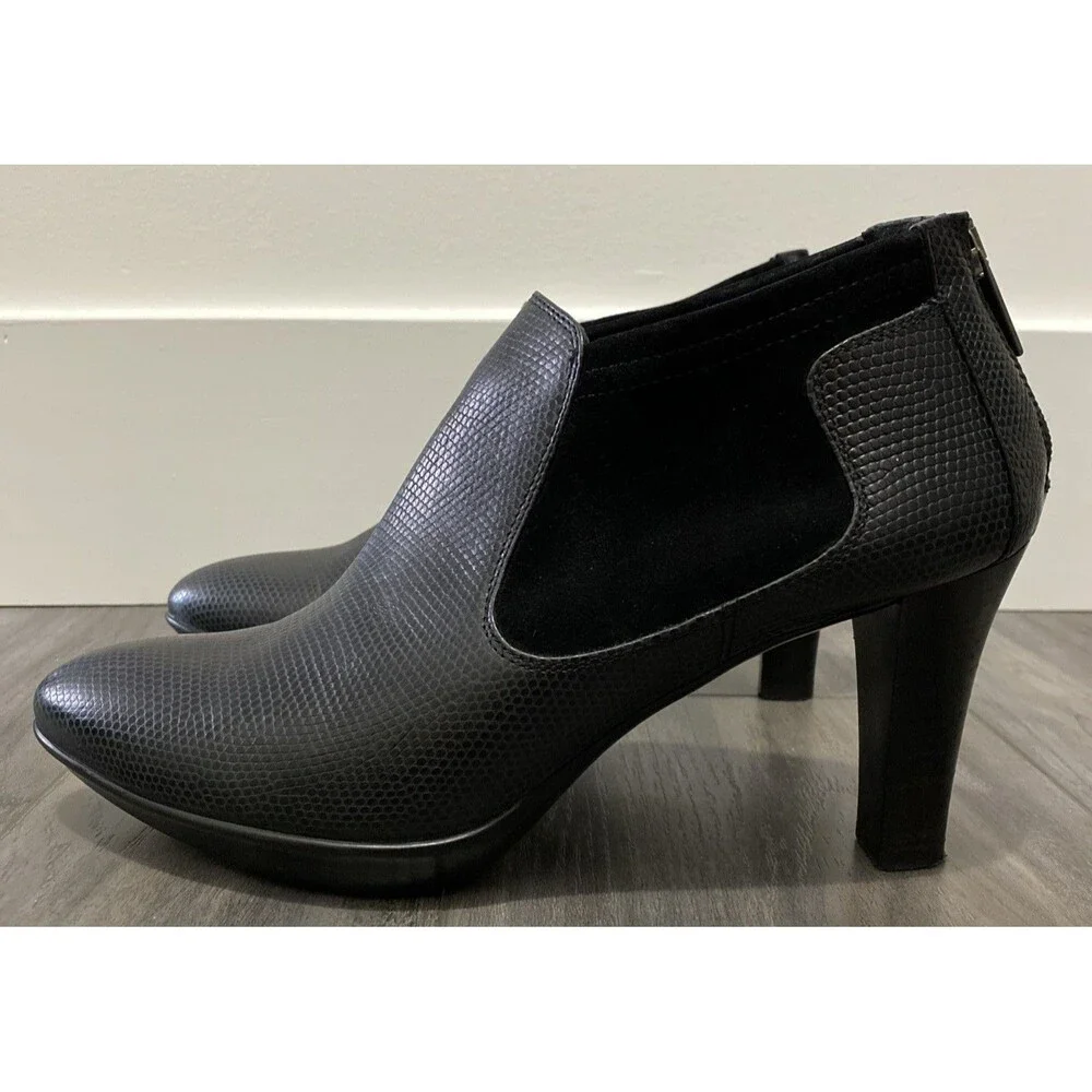 Aquatalia Booties Women's 9 Black Leather Suede Back Zip Heeled Boots Shooties